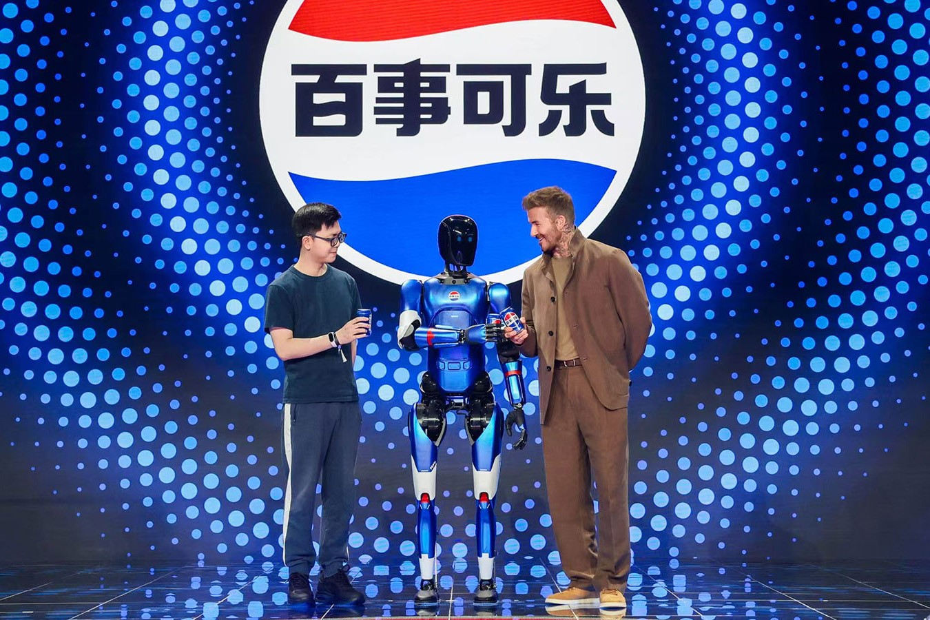 1xbet机器人携手百事中国共创“百事蓝宝” 共燃渴望新章